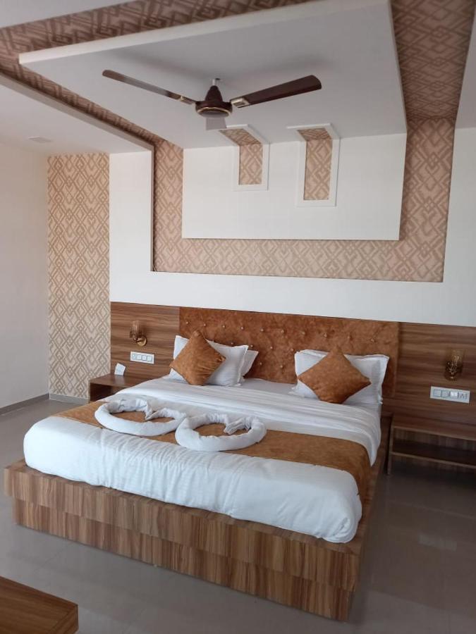 Hotel Nilkanth Inn Halol Exterior photo